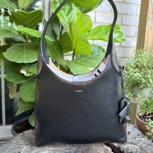 Coach Shoulder Bag 28 in black